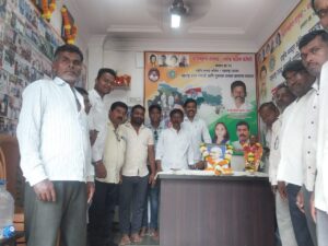 कोपरखैरणे तालुका-बाॅल्क काँग्रेस कमिटी याच्या वतीने आपणांस कळवण्यात येत की दिनांक ०२/१०/२०२३ रोजी राष्ट्र पिता महात्मा गांधीजी यांच्या जयंती निमित्त त्यांच्या प्रतीमेस पुष्पहार घालून अभिवादन करण्यात येणार आहे तरी आपण सर्व कोपरखैरणे काँग्रेस कमिटी, सर्व सेलचे ,विभागाचे प्रमुख पधाधिकारी , तालुका-बाॅल्क प्रमुखपदाधिकारी, वाॅर्ड व प्रभागाचे अध्यक्ष, पधाधिकारी,महिला पधाधिकारी,युवा पधाधिकारी,महिला बचत गट,महिला कार्यकर्ते, युवा कार्यकर्ते व तमाम काँग्रेसप्रेमी,हितचिंतक यांनी कोपरखैरणे सेक्टर-०१, शाॅप नं-७१६, काँग्रेस जनसंपर्क कार्यालय येथे सकाळी १०:३० वाजता उपस्थित रहावे ही विनंती. या कार्यक्रमास आपण सर्वानी यावे ही विनंती आपला स्नेहांकित मा.श्री.सुनिलदादा पारकर अध्यक्ष-कोपरखैरणे तालुका-बाॅल्क काँग्रेस कमिटी. उपाध्यक्ष- इंटक-नवी मुंबई जिल्हा श्री.अभिजीत बापूराव काकडे उपाध्यक्ष-कोपरखैरणे तालुका-बाॅल्क काँग्रेस कमिटी. सर्व पधाधिकारी,कार्यकर्ते.