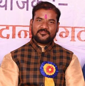 जनता की सेवा मे सदैव समर्पित तरुण शर्मा जनसेवक जिन्होंने जनसेवा के क्षेत्र मे अपनी एक अलग पहचान बनाई है जो पुरे छत्तीसगढ़ जे साथ अन्य प्रदेशों मे भी सेवा क्षेत्र के कार्यक्रम मे सम्मान पा चुके है ऐसे छत्तीसगढ़ के गरीबो की सेवा मे हमेशा तत्पर रहने वाले जनता के लिए हर सम्भव मददगार तरुण शर्मा जनसेवक जिनकी बात ही निराली लोगो के प्रति सरल सौम्य व्यवहार रखते है पूरा जीवन गरीब जनता की सेवा के लिए इन्होने अपने आपको समर्पित कर दिए है