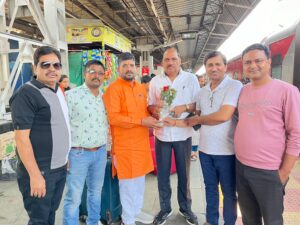 अखिल भारतीय उपभोक्ता उत्थान संगठन के राष्ट्रीय अध्यक्ष माननीय श्री हरिशंकर शुक्ल जी छत्तीसगढ़ प्रदेश के दौर पर आज रायपुर पहुंचें। छत्तीसगढ़ के प्रदेश अध्यक्ष श्री खुलेश वर्मा जी राष्ट्रीय महासचिव श्री चितरंजन पर्वत जी , प्रदेश कोषाध्यक्ष श्री शैलेष चौधरी जी छत्तीसगढ़ के सभी पदाधिकारियो द्वारा स्वागत किया गया। राष्ट्रीय अध्यक्ष जी के साथ राष्ट्रीय उपाध्‍यक्ष श्री ओम भारद्वाज जी, मध्य प्रदेश प्रदेश अध्यक्ष श्री संदीप सूरी जी छत्तीसगढ़ दौर में साथ है।