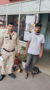 //प्रेस विज्ञप्ति// थाना पुरानी बस्ती जिला रायपुर छत्तीसगढ़ दिनांक 19.04.2024 अपराध क्रमांक 86/2024 धारा 67,67ए,67बी, आई टी एक्ट व 15 पोस्को एक्ट नाम आरोपी = प्रथम नायडू पिता भूषण राव नायडू उम्र 21 साल निवासी गणेश चौक नयापारा बलौदा बाजार थाना सिटी कोतवाली जिला बलौदा बाजार छत्तीसगढ़ विवरण इस प्रकार है कि= श्रीमान अतिरिक्त पुलिस अधीक्षक क्राइम/ए सी सी यू रायपुर के माध्यम से ऑनलाइन शिकायत आवेदन प्राप्त हुआ की सीसीपी डब्ल्यू योजना अंतर्गत भारत सरकार गृह मंत्रालय के एनसीआरबी शाखा दिल्ली द्वारा प्रेषित साइबर टीप लाइन सीडी में विभिन्न सोशल मीडिया पर महिला एवं बच्चों से संबंधित किए जा रहे अपराधों की जांच कार्यवाही में मोबाइल नंबर 7880053944 ने दिनांक 04.04.2022 के 17:55 एवं दिनांक 05.04.2022 के 18.51 बजे गुरु भवन लाखे नगर चौक महादेव घाट ढाल अश्विनी नगर रायपुर से बच्चों एवं महिलाओं से संबंधित अश्लील वीडियो अपलोड कर सोशल मीडिया में डाला था जिसका धारक प्रथम नायडू पिता भूषण राव नायडू उम्र 21 साल निवासी गणेश चौक नयापारा बलौदा बाजार जिला बलौदा बाजार छत्तीसगढ़ का होना पाया गया उक्त ऑनलाइन शिकायत आवेदन पर थाना पुरानी बस्ती में अपराध क्रमांक 86/2024 धारा 67,67ए,67बी आई टी एक्ट व 15 पोस्को एक्ट पंजीबद्ध कर विवेचना में लिया गया विवेचना दौरान आरोपी मोबाइल नंबर 7880053944 का टावर लोकेशन लेने पर मोवा रायपुर में संचालित होना पाया गया आरोपी आरोपी को पकड़ कर उनके कब्जे से घटना से संबंधित मोबाइल फोन जप्त की गई मोबाइल नंबर धारक आरोपी के विरुद्ध अपराध सदर पाए जाने से आरोपी को गिरफ्तार कर न्यायिक अभिरक्षा में भेजा गया।