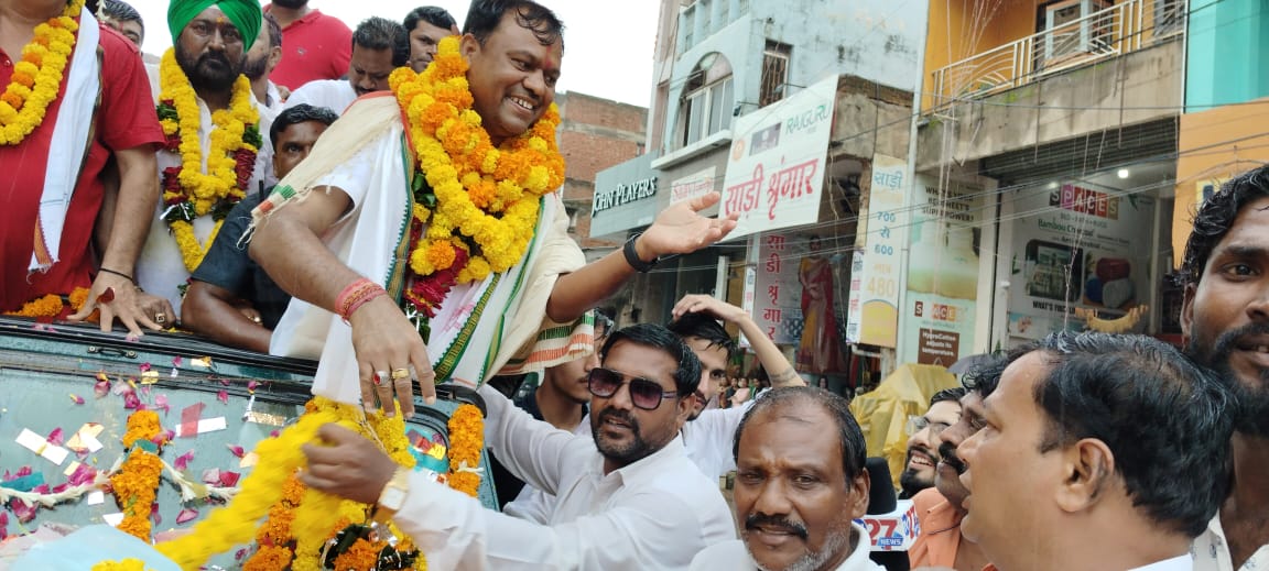 कांग्रेस प्रकोष्ठ के अनुसूचित जाति विभाग के बस्तर जिलाध्यक्ष विक्रम लहरे के नेतृत्व मे हुवा नवनियुक्त प्रदेश अध्यक्ष दीपक बैज का भव्य स्वागत